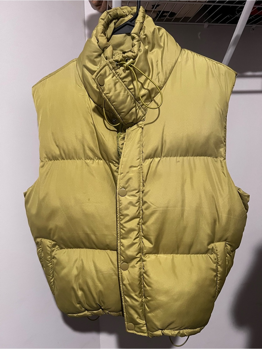PrettyLittleThing Puffy Sleeveless Down Vest in Olive Green